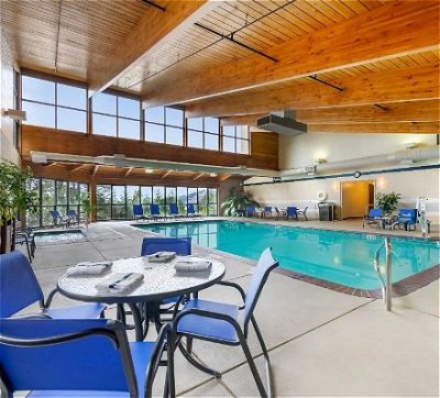Agate Beach Inn pool
